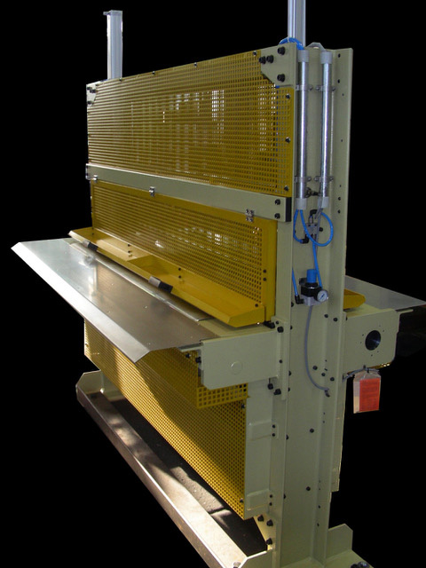 Lineartänzer (mit geöffneten Schutzklappen)