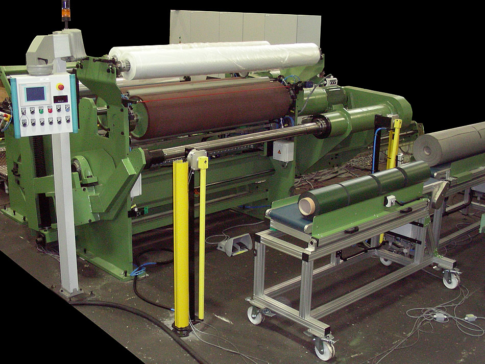 Umroll- und Messmaschine Typ UMV/1 1600