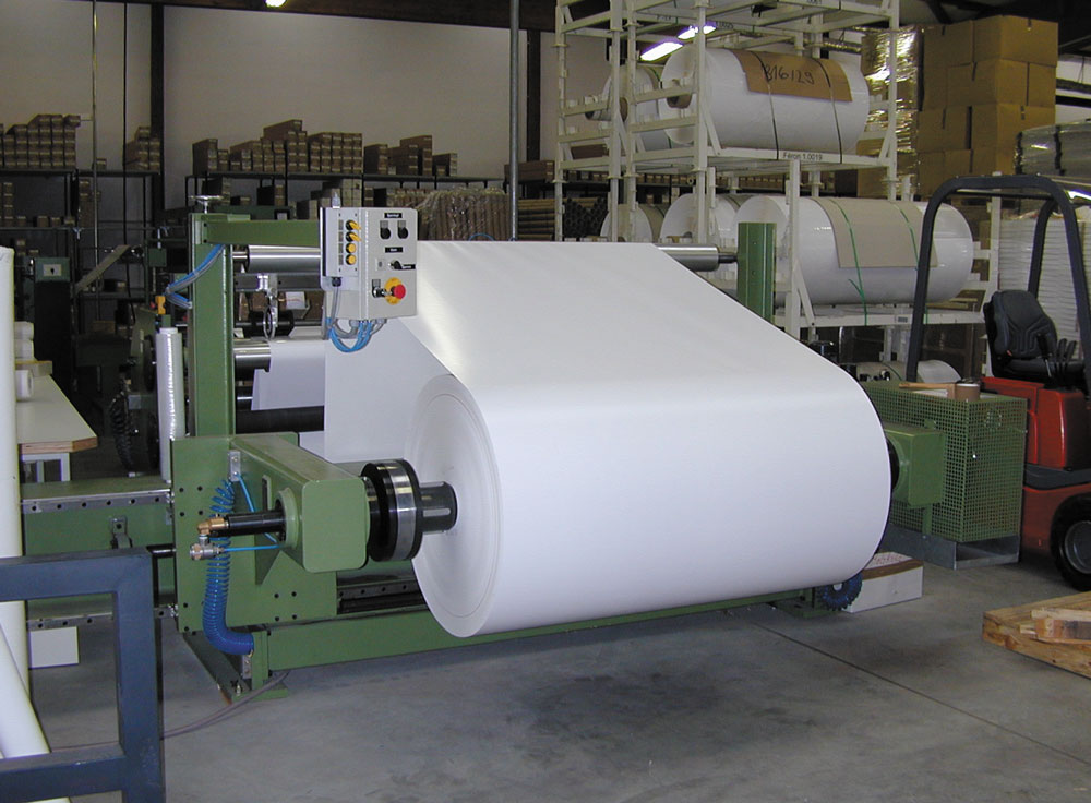 Umroll- und Messmaschine Typ UMV/1 1600