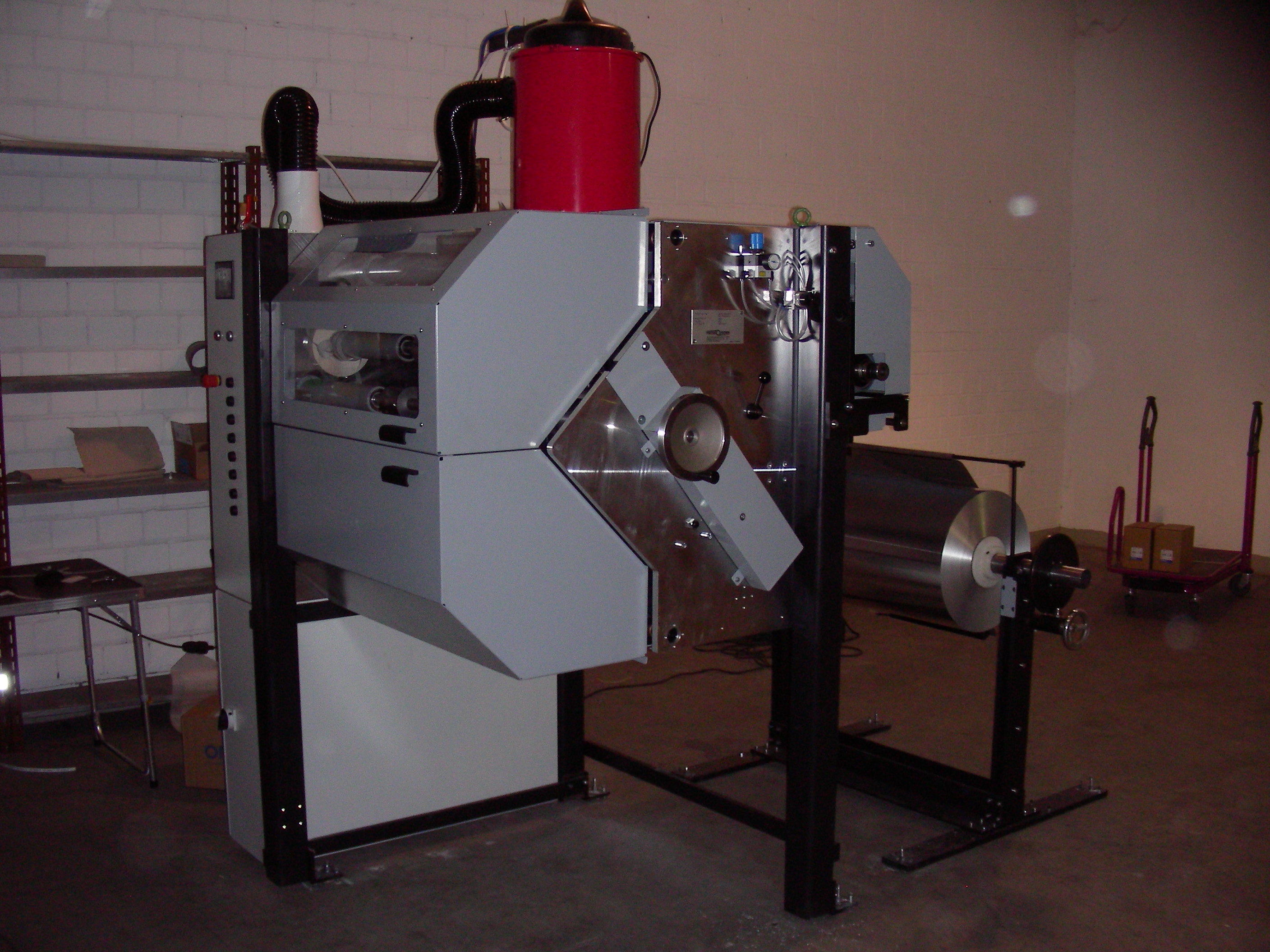 Kurzrollenwickler mit Prägestation